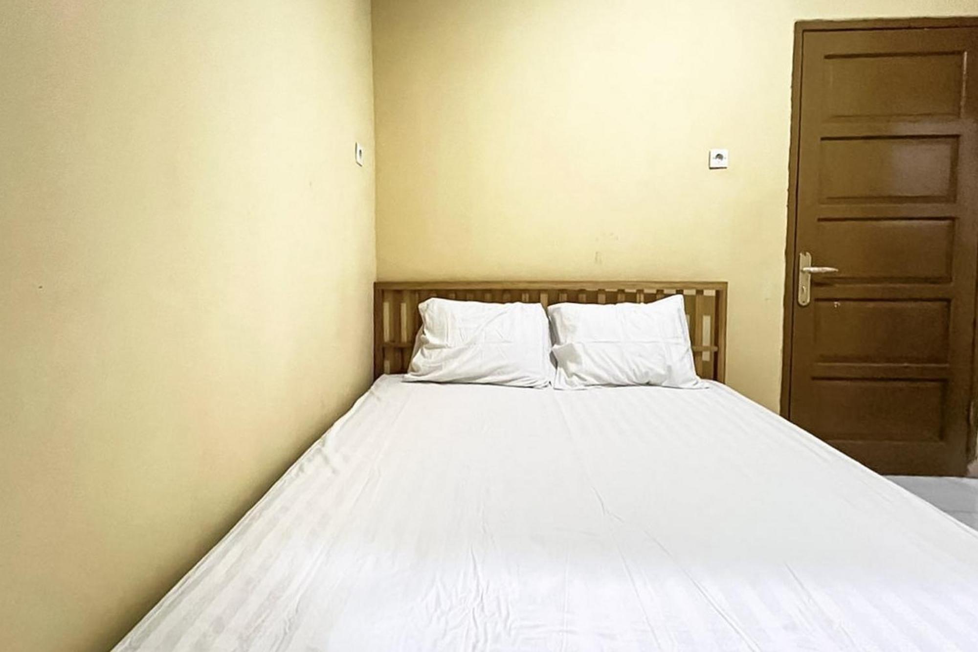 Hotel Feysha Mitra Reddoorz Jakarta